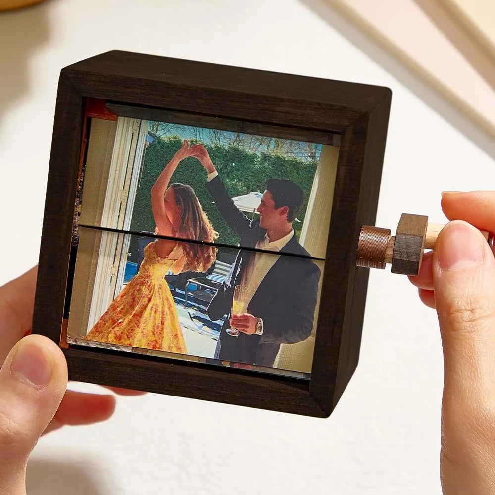 Crank Photo Box